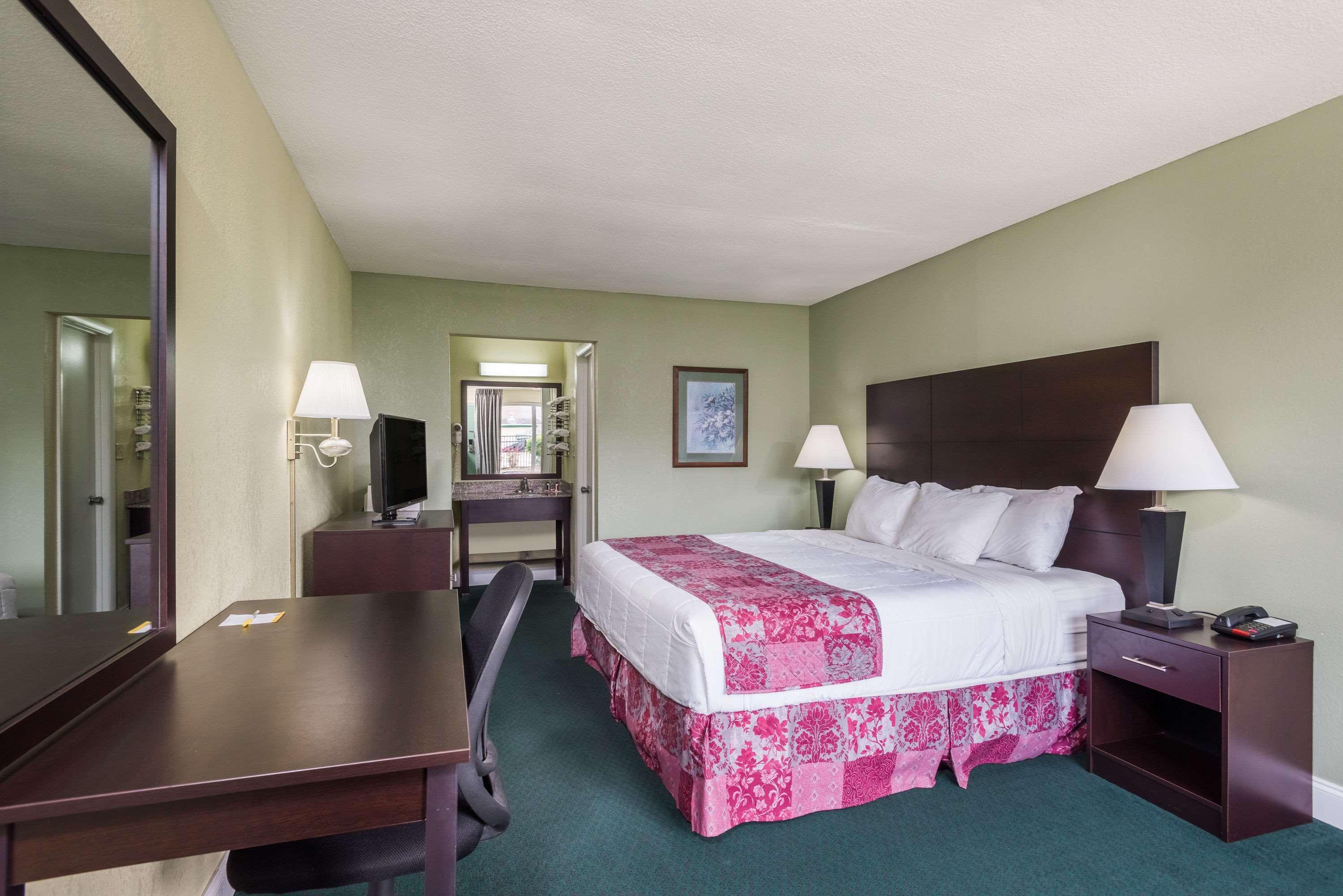 Days Inn By Wyndham Jellico - Tennessee State Line Exterior photo