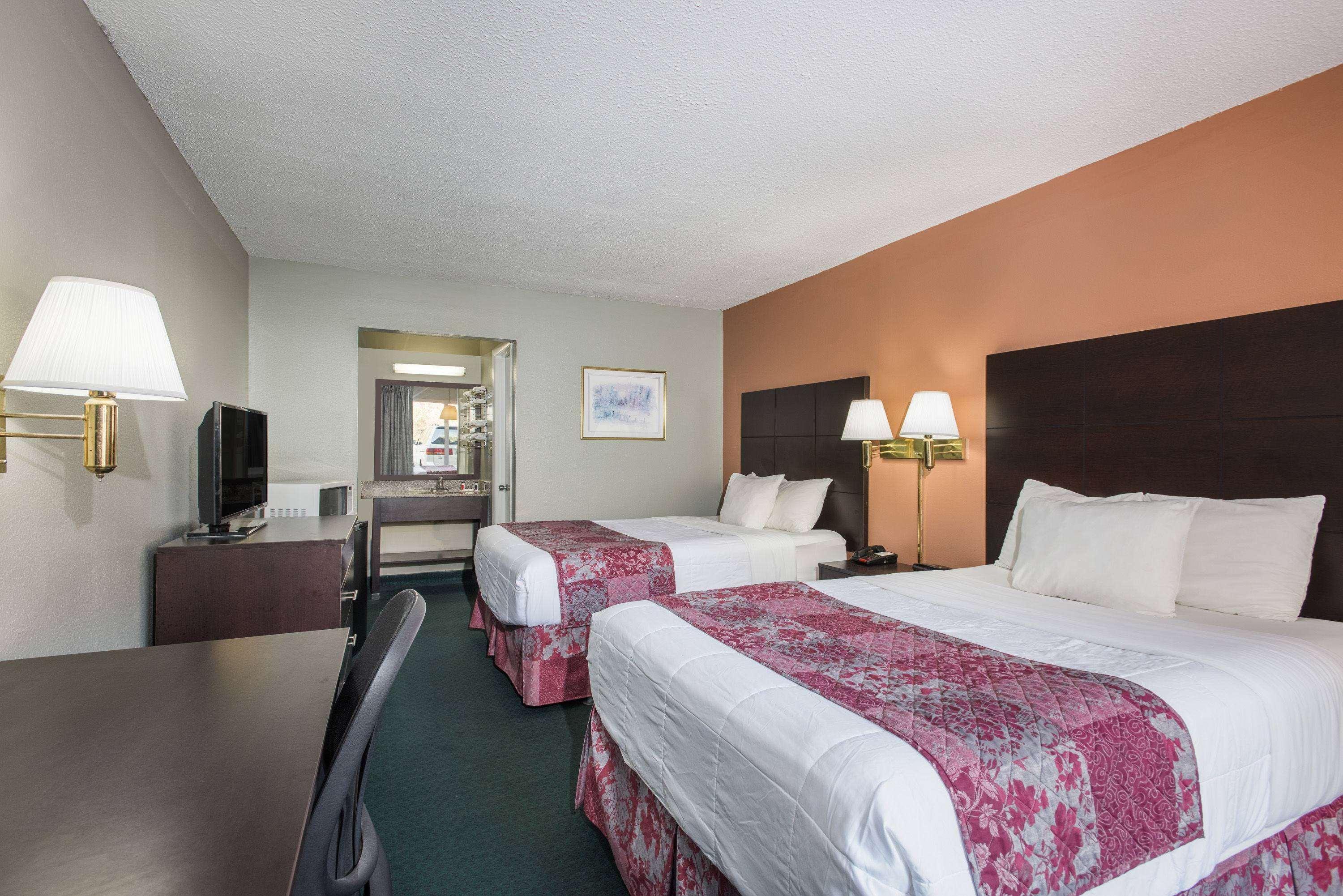 Days Inn By Wyndham Jellico - Tennessee State Line Exterior photo