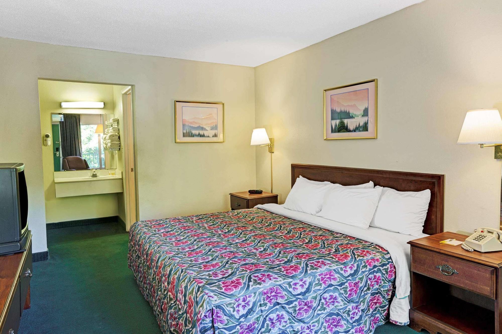 Days Inn By Wyndham Jellico - Tennessee State Line Exterior photo